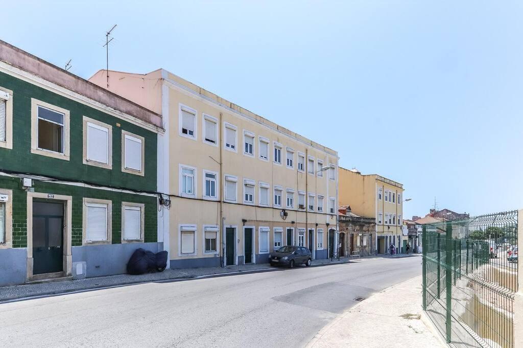 Vita Portucale ! Bright Campo Ourique W/ Terrace Lisboa Eksteriør bilde